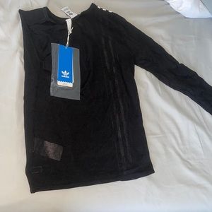 Single long sleeve adidas top